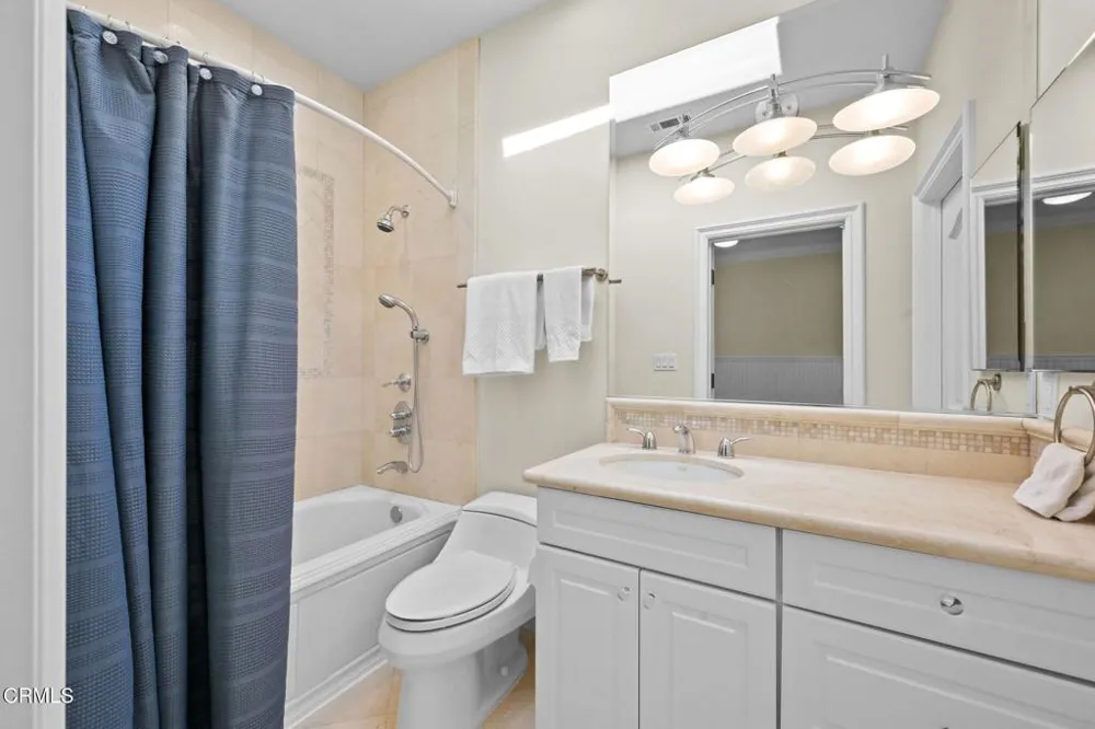 3263 New York Drive Pasadena, CA 91107
