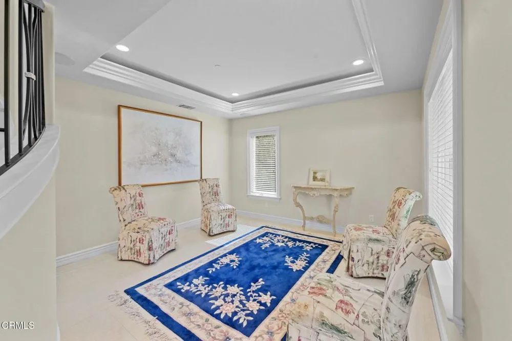 3263 New York Drive Pasadena, CA 91107