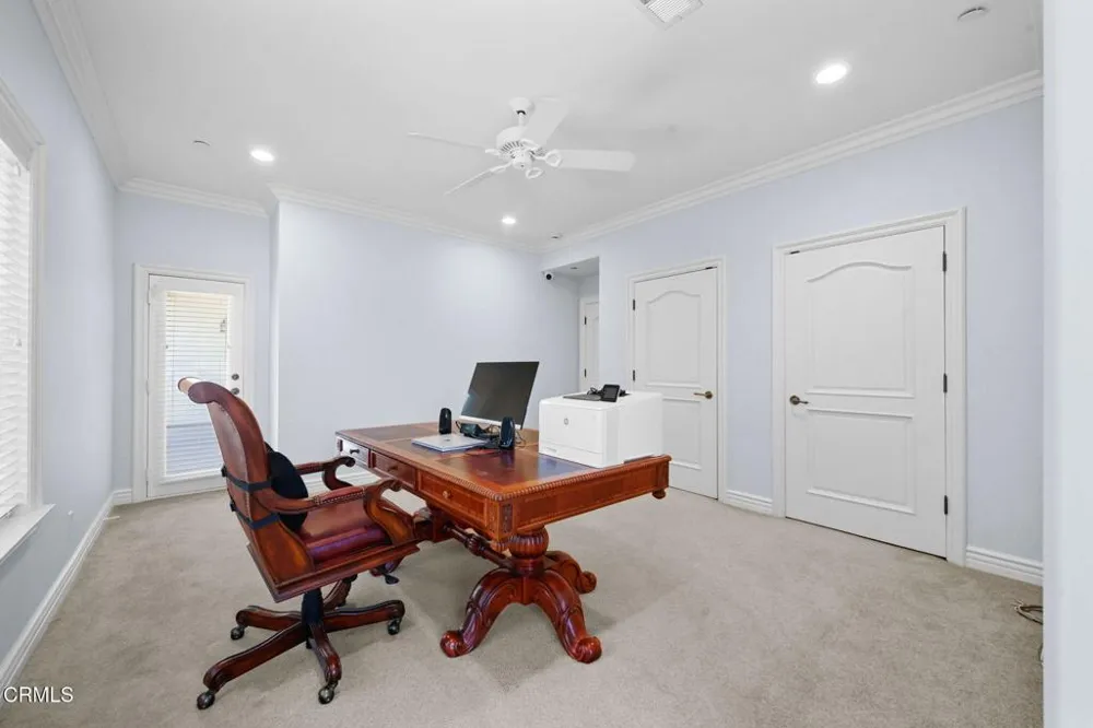 3263 New York Drive Pasadena, CA 91107