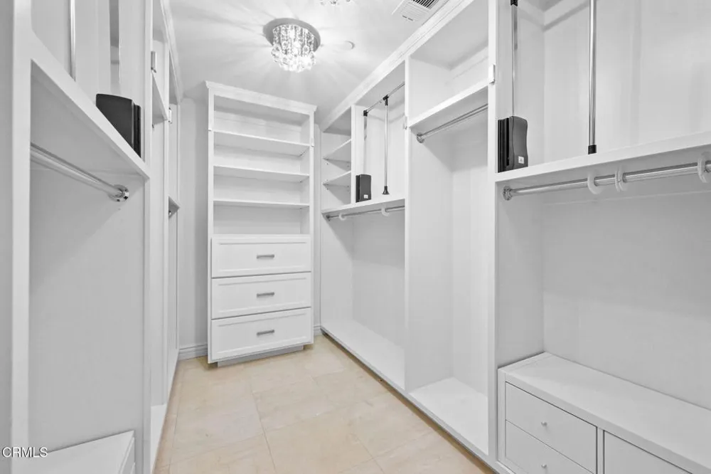 3263 New York Drive Pasadena, CA 91107