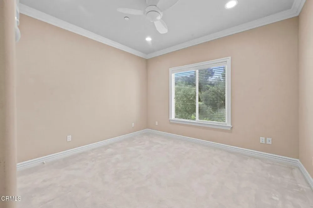 3263 New York Drive Pasadena, CA 91107