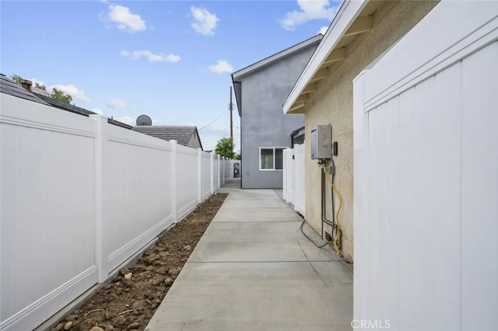 15836 Eccles Street North Hills, CA 91343