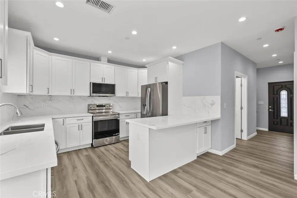 15836 Eccles Street North Hills, CA 91343