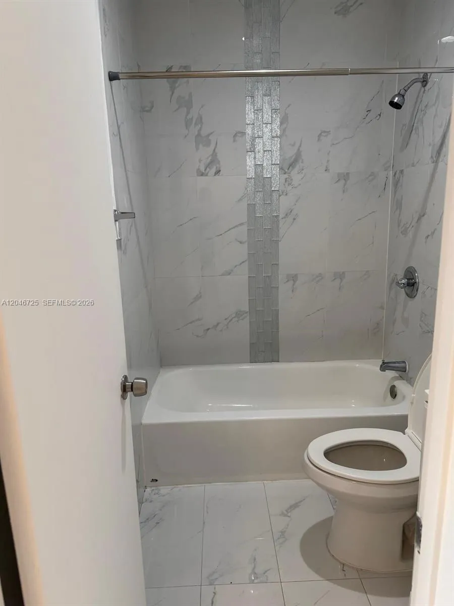 1036 NW 3rd St #2 Miami, FL 33128