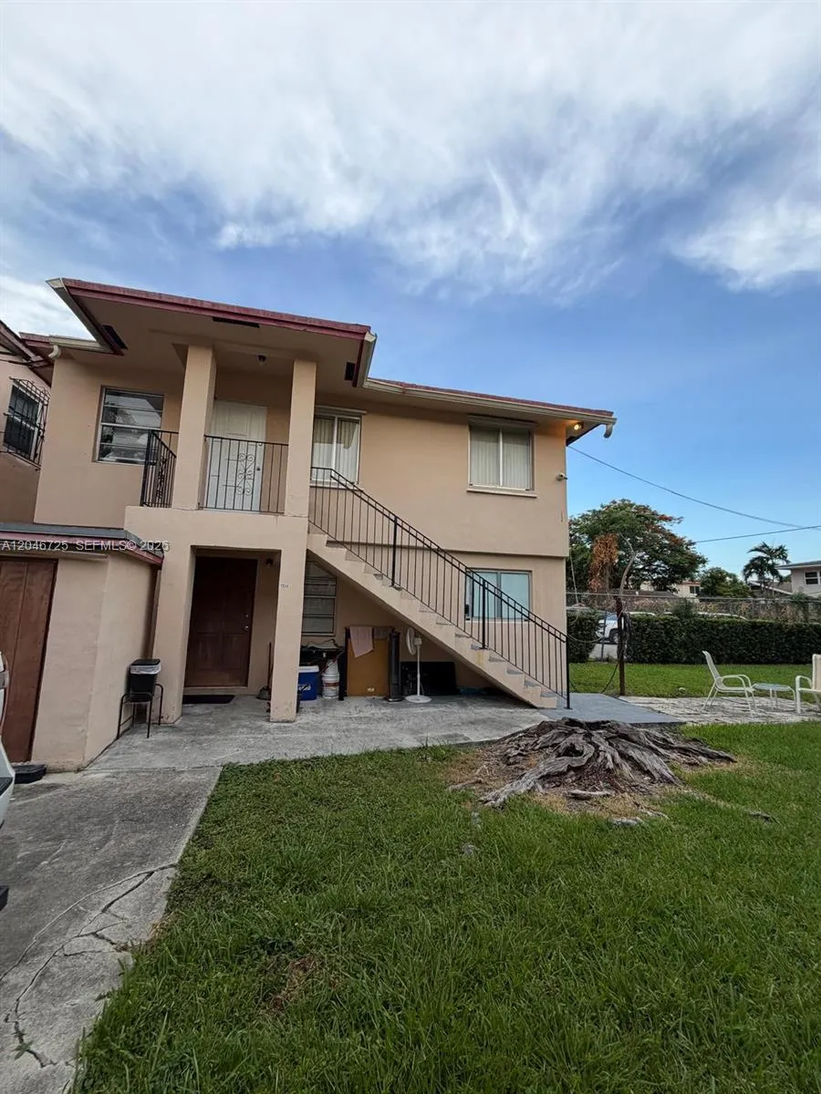 1036 NW 3rd St #2 Miami, FL 33128