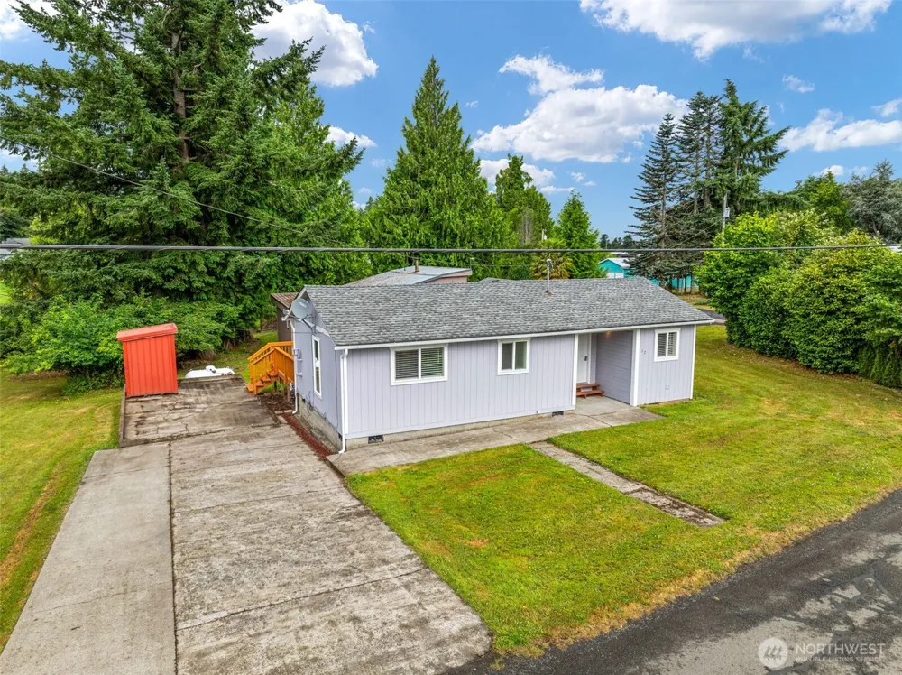 175 Jacobson Road Cathlamet, WA 98612