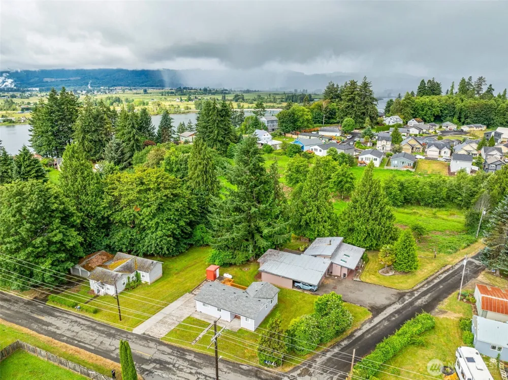 175 Jacobson Road Cathlamet, WA 98612