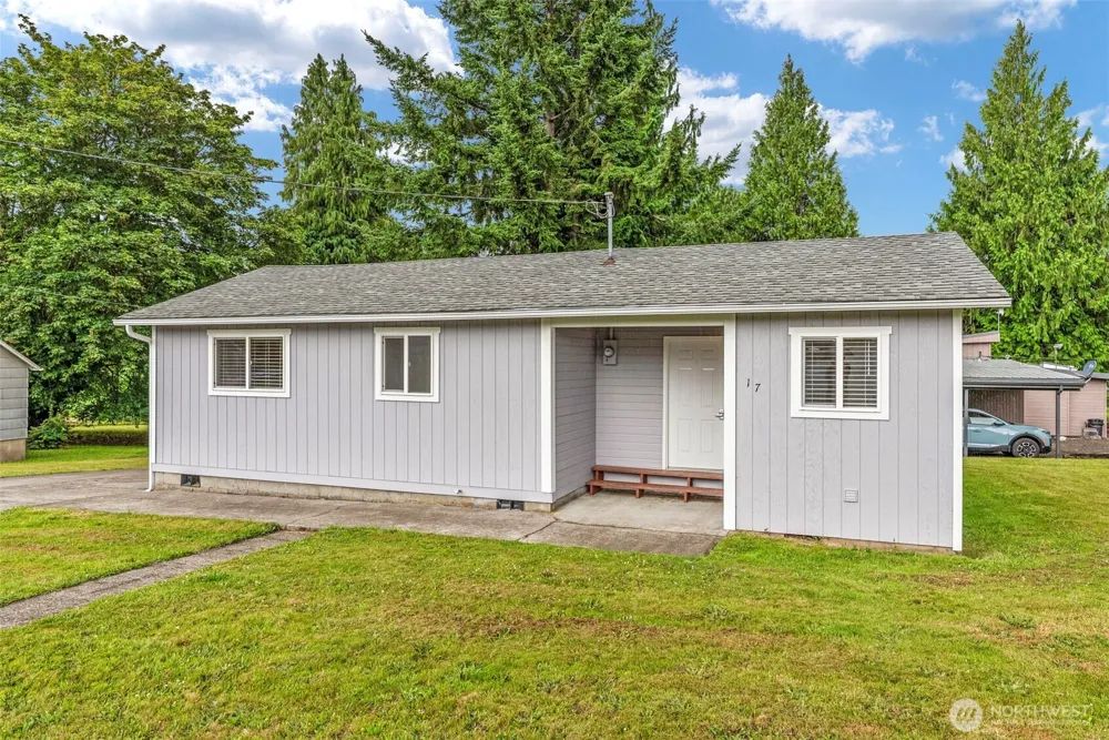 175 Jacobson Road Cathlamet, WA 98612