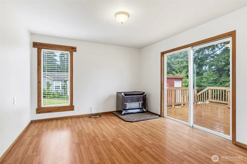 175 Jacobson Road Cathlamet, WA 98612