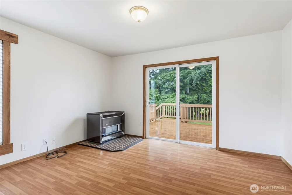 175 Jacobson Road Cathlamet, WA 98612