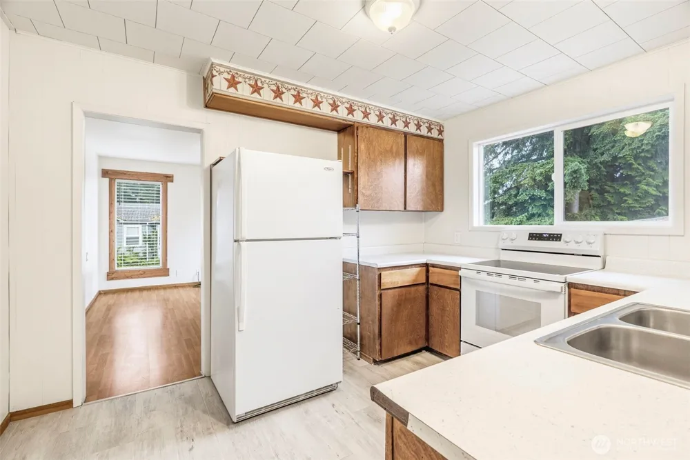 175 Jacobson Road Cathlamet, WA 98612