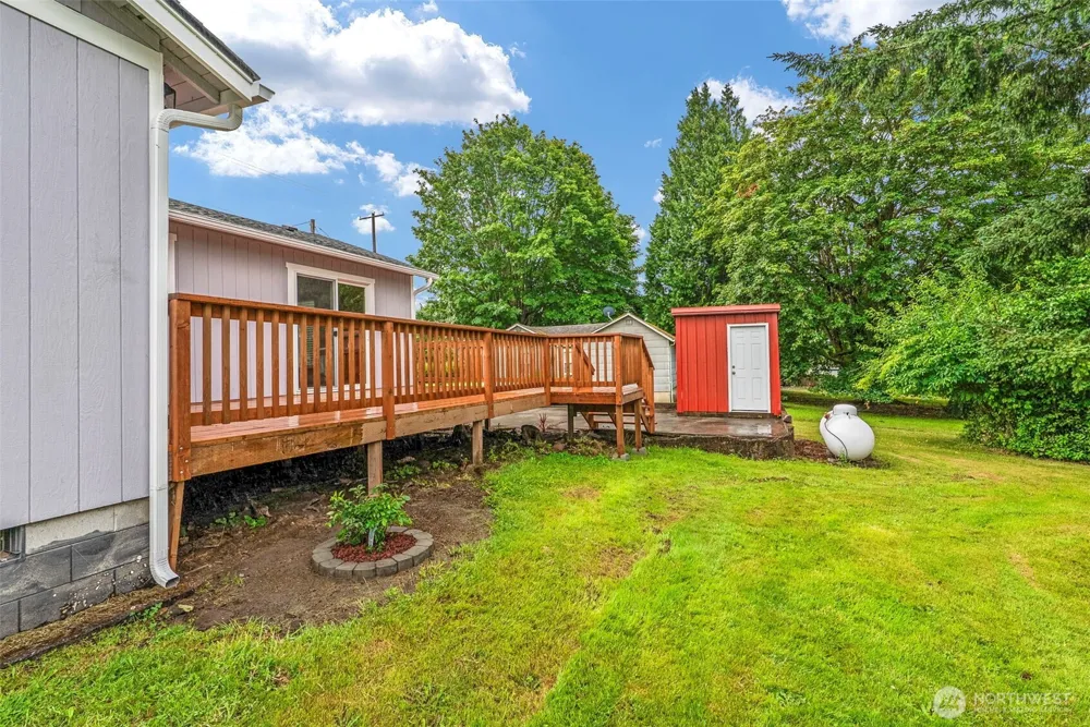 175 Jacobson Road Cathlamet, WA 98612