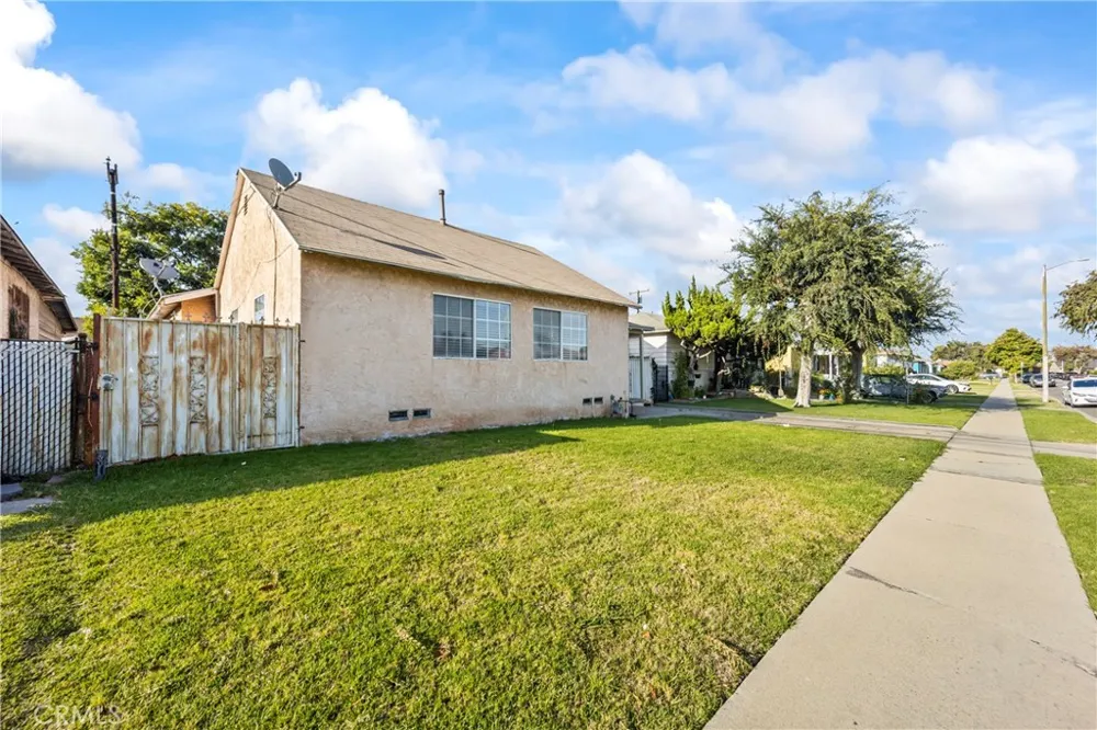 1209 E 124th Street Los Angeles, CA 90059
