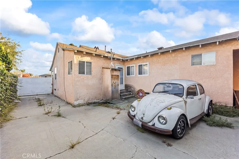 1209 E 124th Street Los Angeles, CA 90059