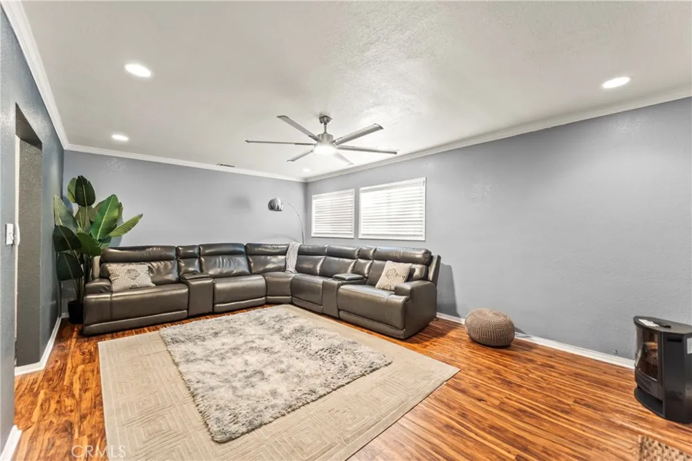 1209 E 124th Street Los Angeles, CA 90059