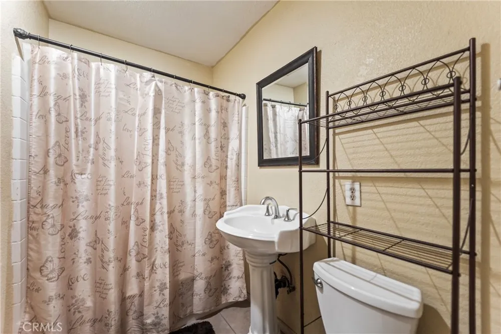 1209 E 124th Street Los Angeles, CA 90059
