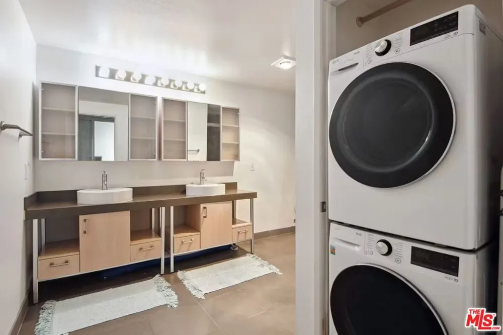 1234 Wilshire Boulevard #435 Los Angeles, CA 90017