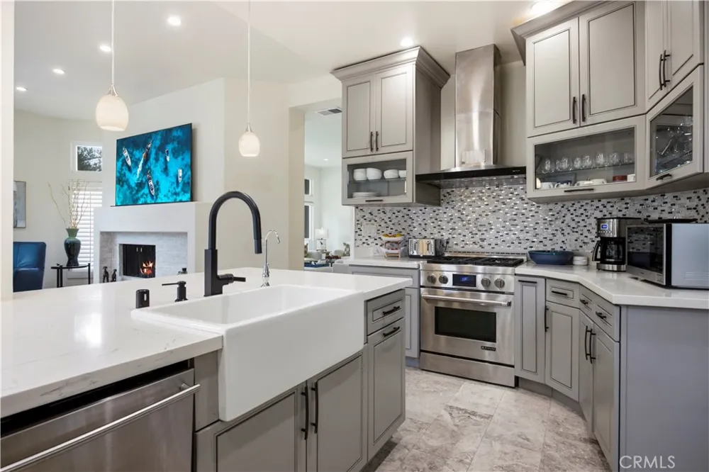 16 Lucerne Newport Beach, CA 92660