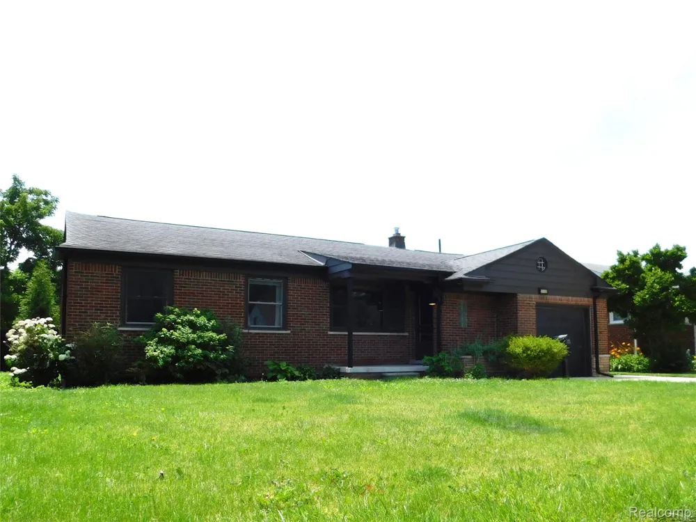 16740 College Fraser City, MI 48026