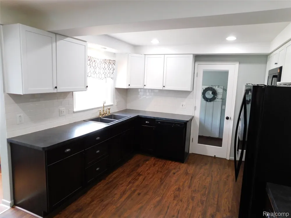 16740 College Fraser City, MI 48026