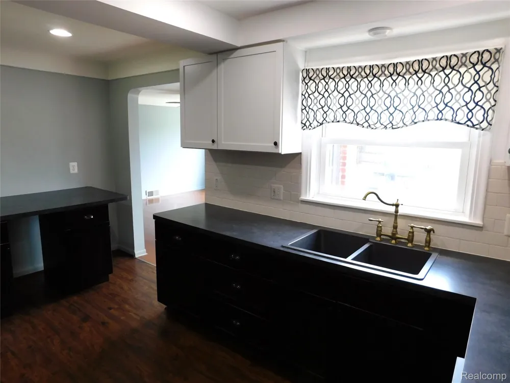 16740 College Fraser City, MI 48026