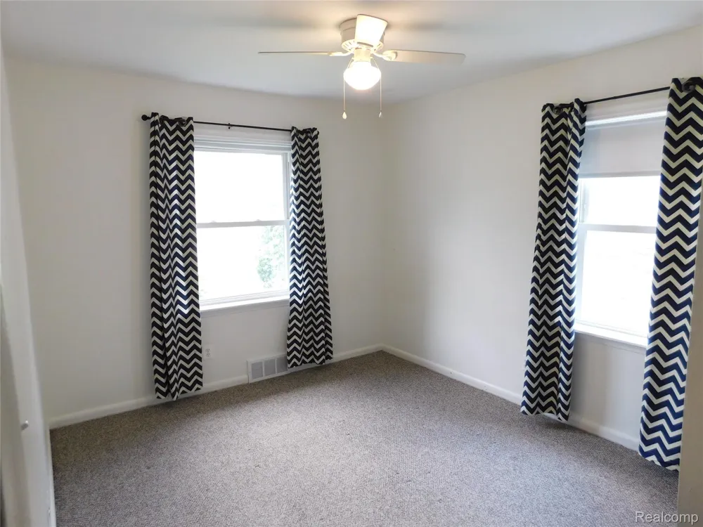 16740 College Fraser City, MI 48026
