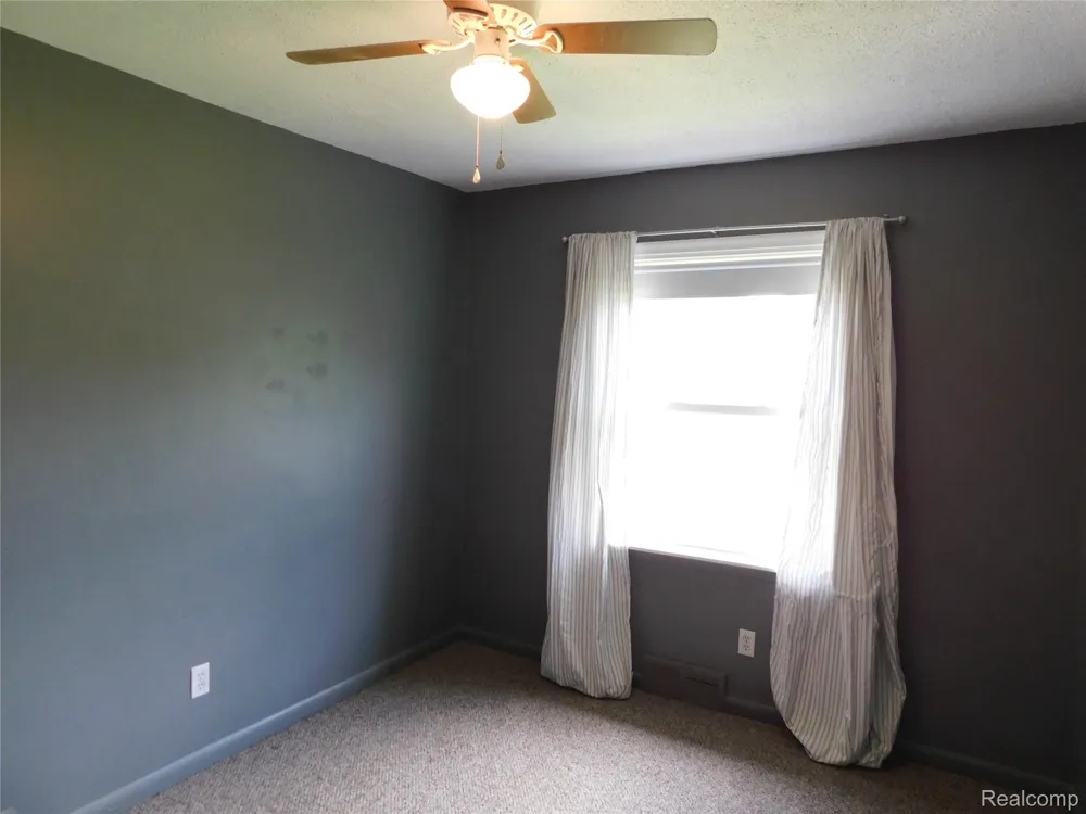 16740 College Fraser City, MI 48026