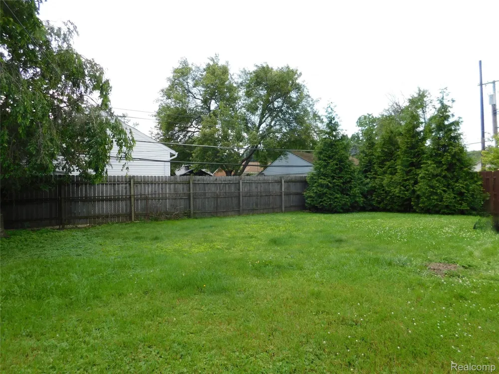16740 College Fraser City, MI 48026