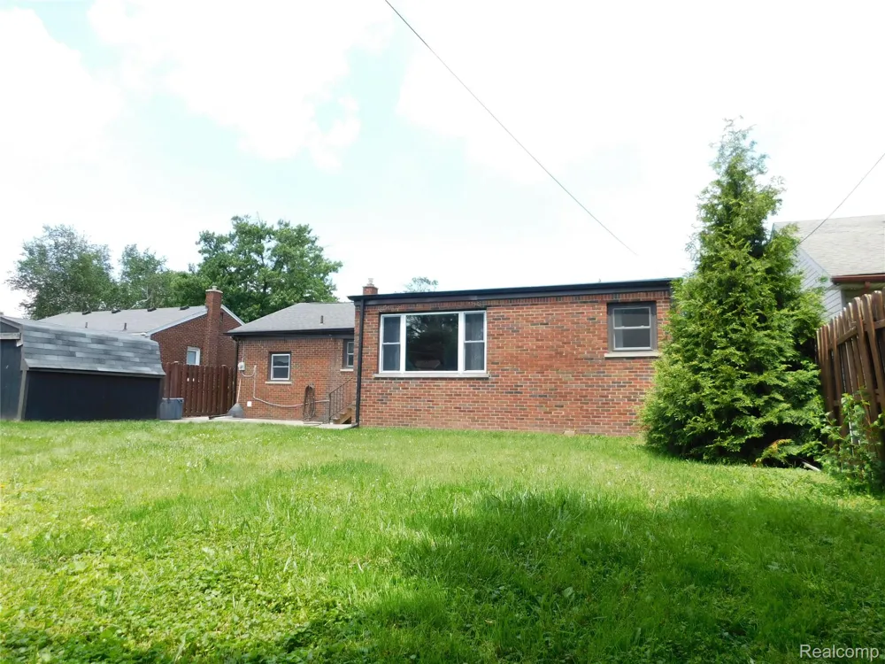 16740 College Fraser City, MI 48026