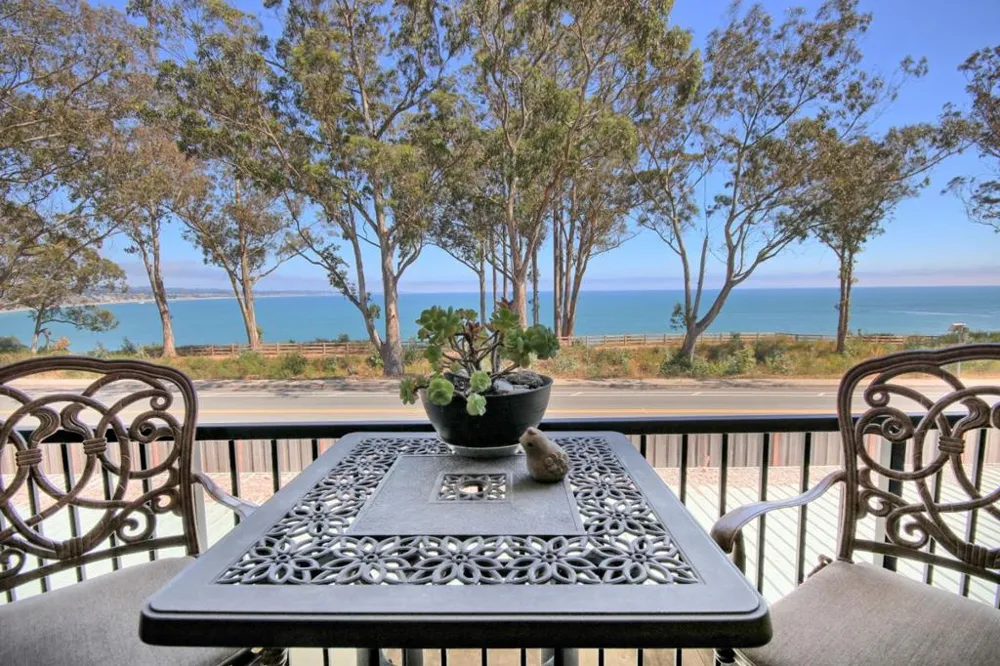 825 Balboa Avenue #205 Capitola, CA 95010