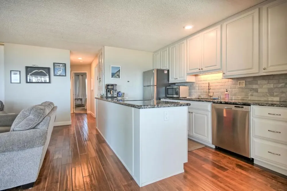 825 Balboa Avenue #205 Capitola, CA 95010