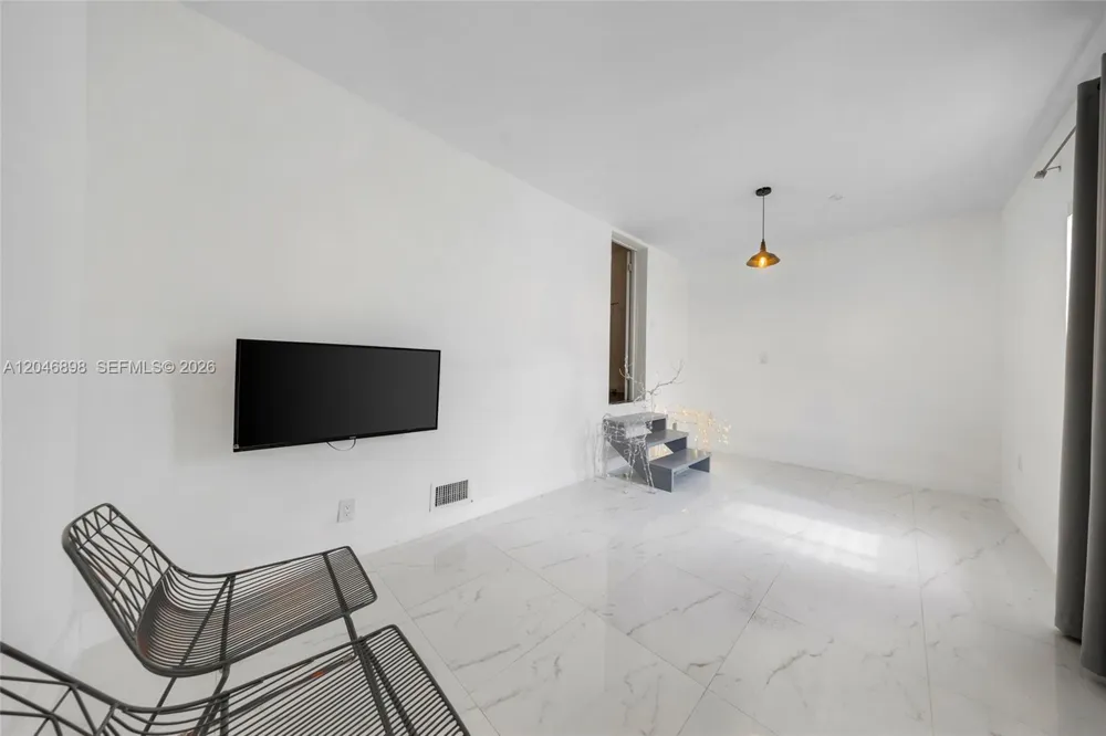 6541 SW 18th St West Miami, FL 33155