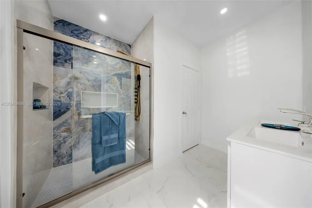 6541 SW 18th St West Miami, FL 33155