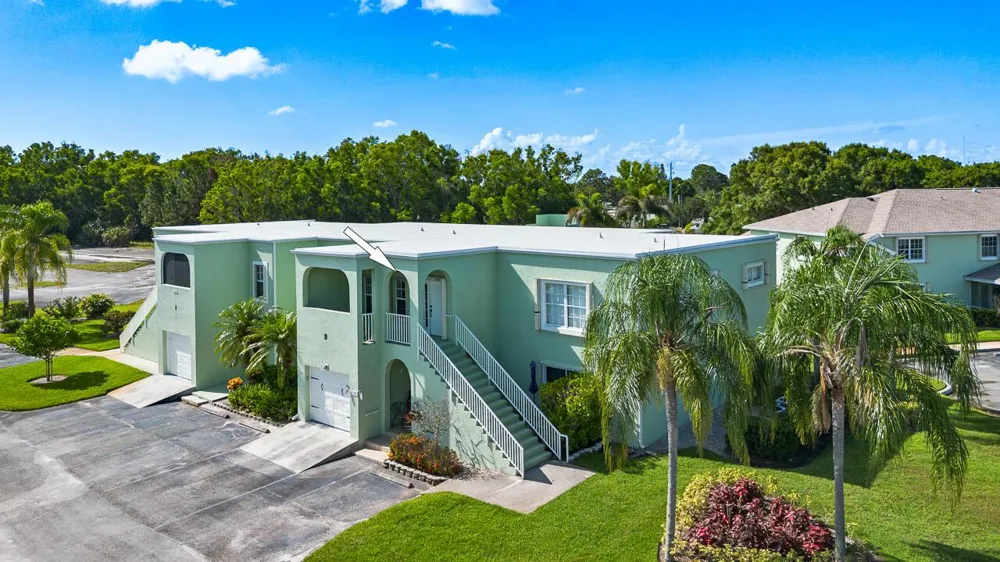 2127 SE Wild Meadow Circle Port St. Lucie, FL 34952