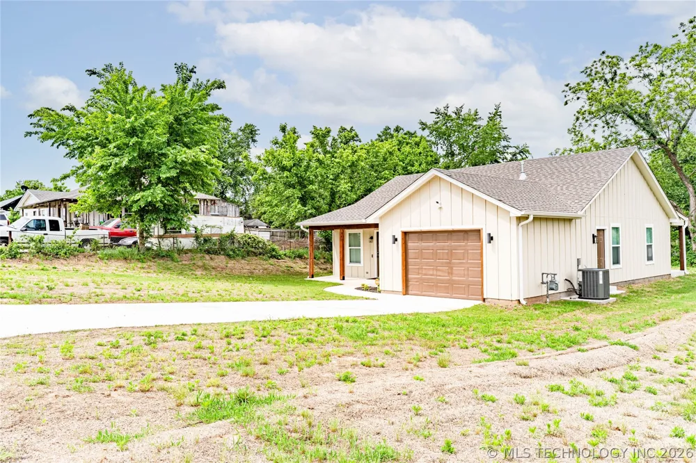 1602 S Hickory Street Bristow, OK 74010