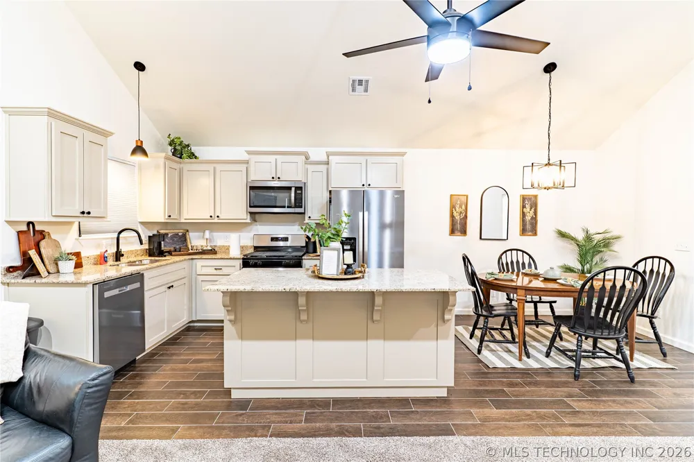 1602 S Hickory Street Bristow, OK 74010