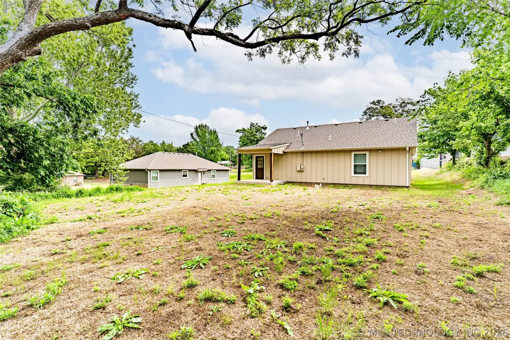 1602 S Hickory Street Bristow, OK 74010