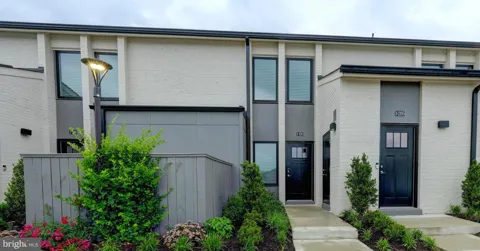 19520 VILLAGE WALK DRIVE #3-105