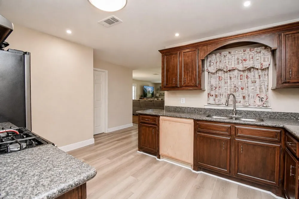 1801 Buchanan Street Pasadena, TX 77502