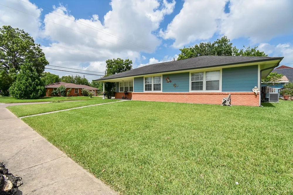 1801 Buchanan Street Pasadena, TX 77502