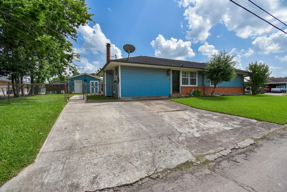 1801 Buchanan Street Pasadena, TX 77502