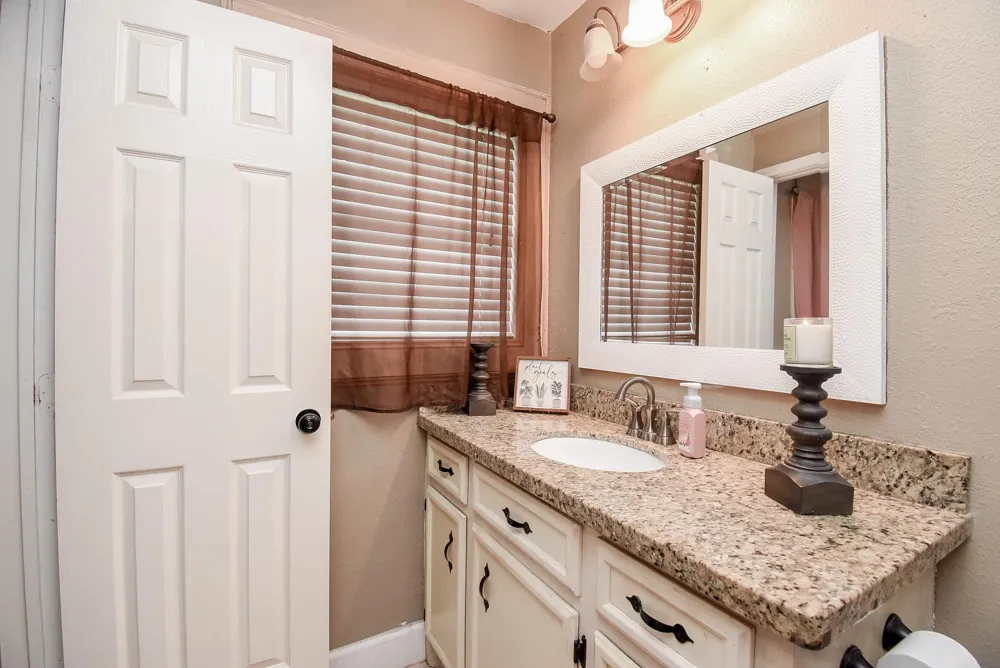 1801 Buchanan Street Pasadena, TX 77502