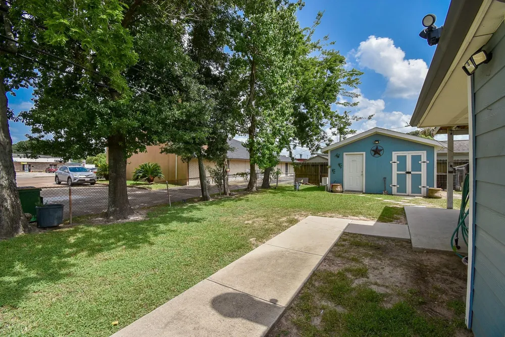 1801 Buchanan Street Pasadena, TX 77502