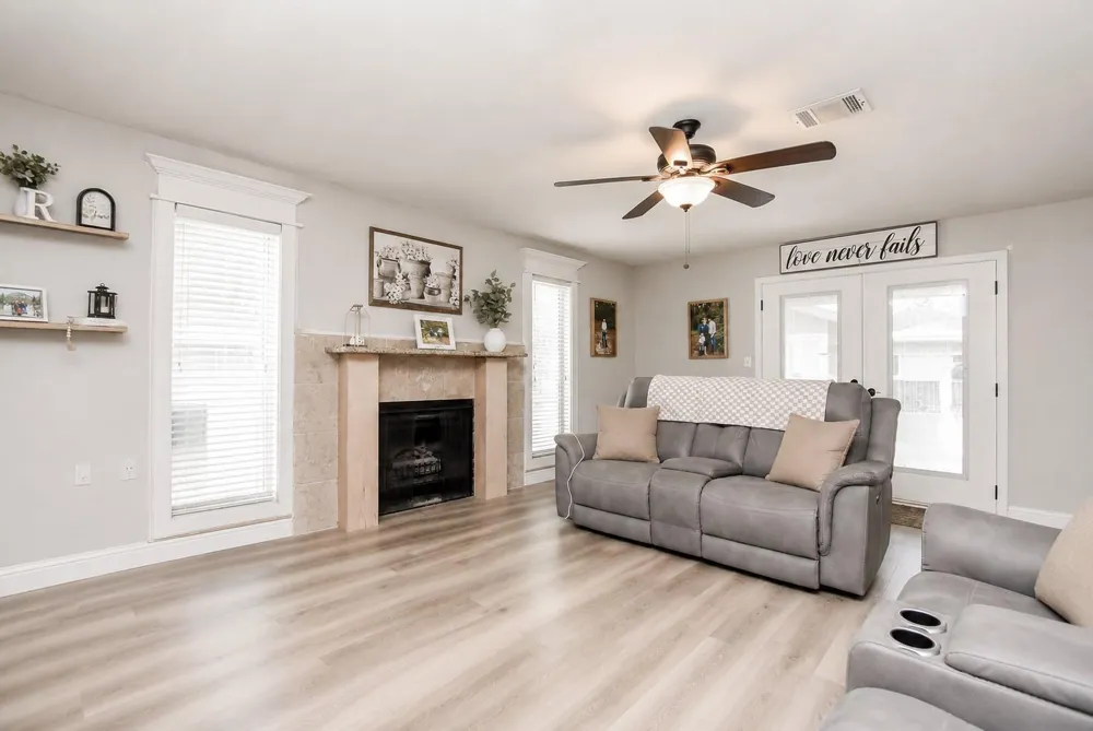 1801 Buchanan Street Pasadena, TX 77502