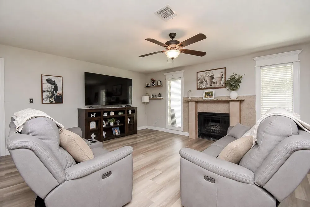 1801 Buchanan Street Pasadena, TX 77502
