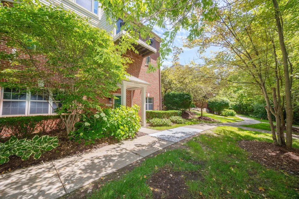 39688 Rockcrest Lane Northville, MI 48168