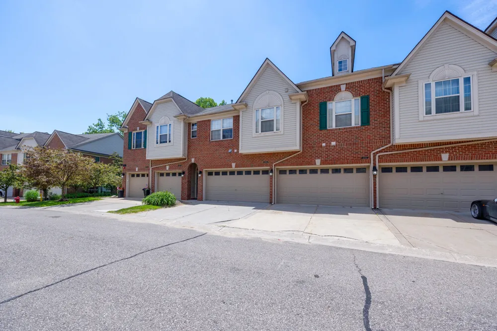39688 Rockcrest Lane Northville, MI 48168