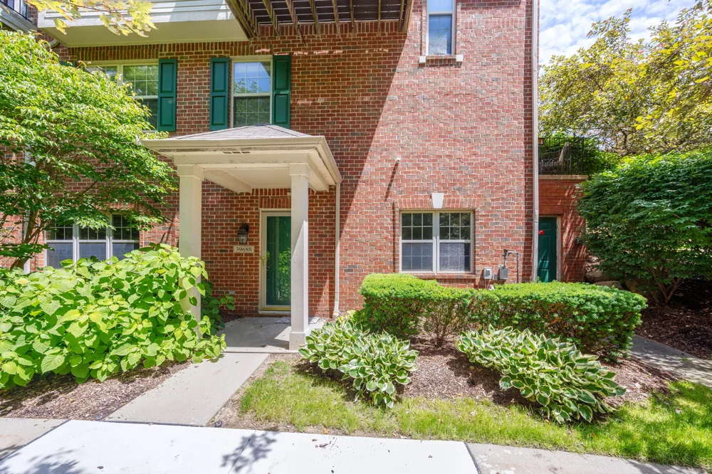 39688 Rockcrest Lane Northville, MI 48168