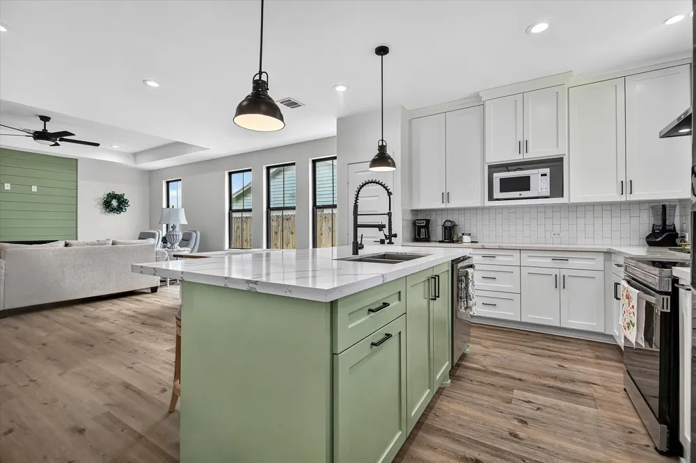 502 S Carroll Street La Porte, TX 77571