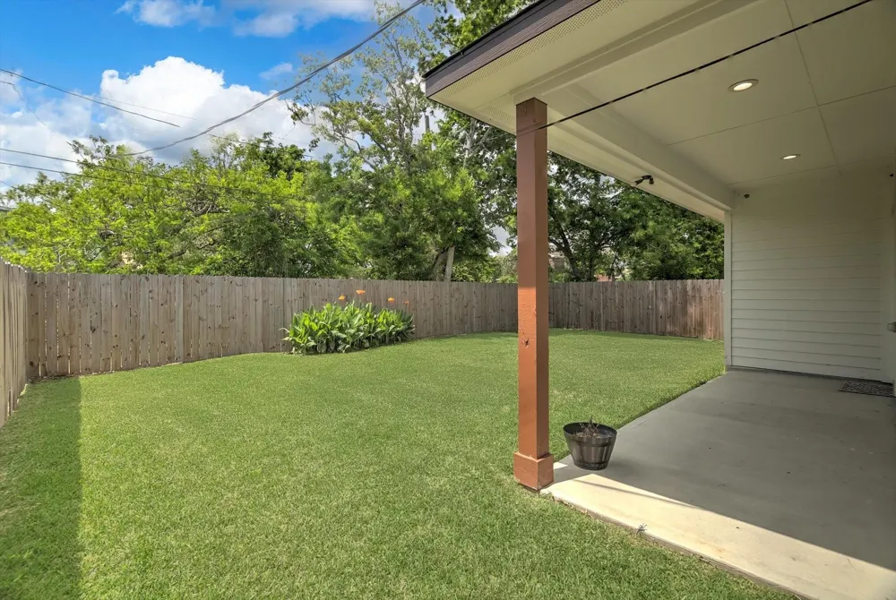 502 S Carroll Street La Porte, TX 77571